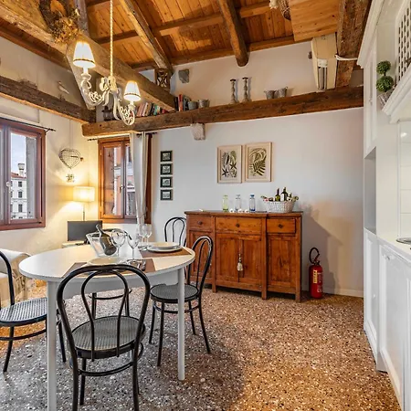 Domus Al Canal Grande Διαμέρισμα *