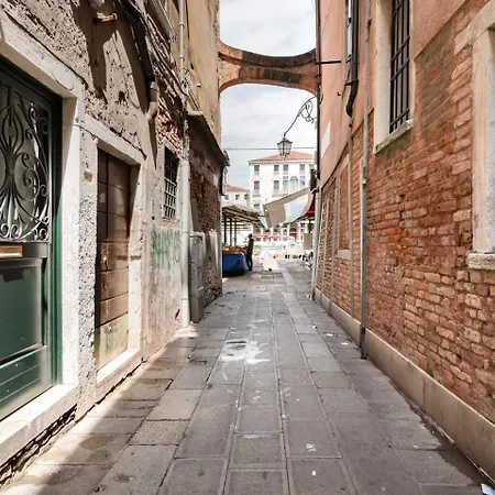 Domus Al Canal Grande *