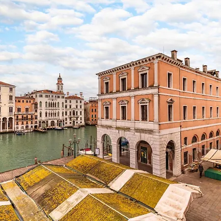 Domus Al Canal Grande البندقية